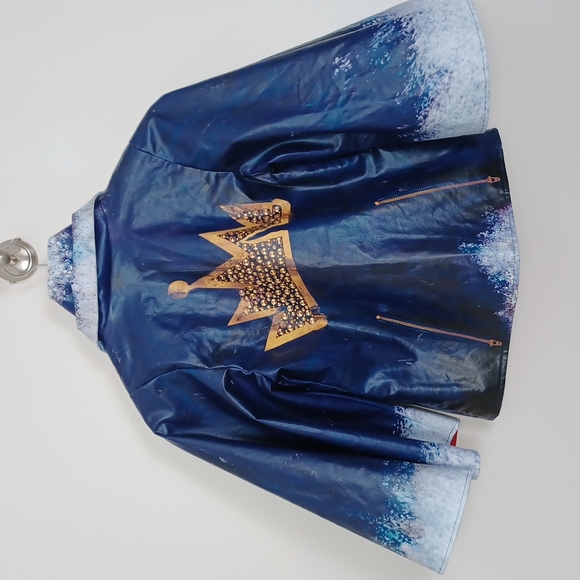 ✨3/$25✨Disney Decendants Youth Raincoat - L (10/12) - Picture 2 of 9